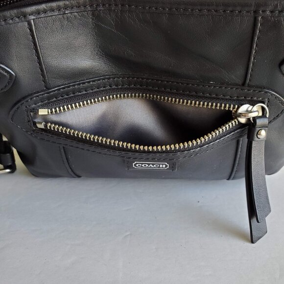 EUC Coach Daisy Leather Swingpack in Black (F49425) - Picture 8 of 15